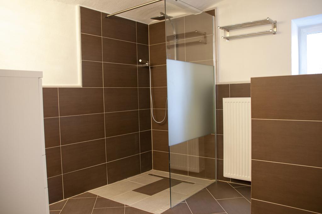 Ilmhaus Villa Pforring Rum bild
