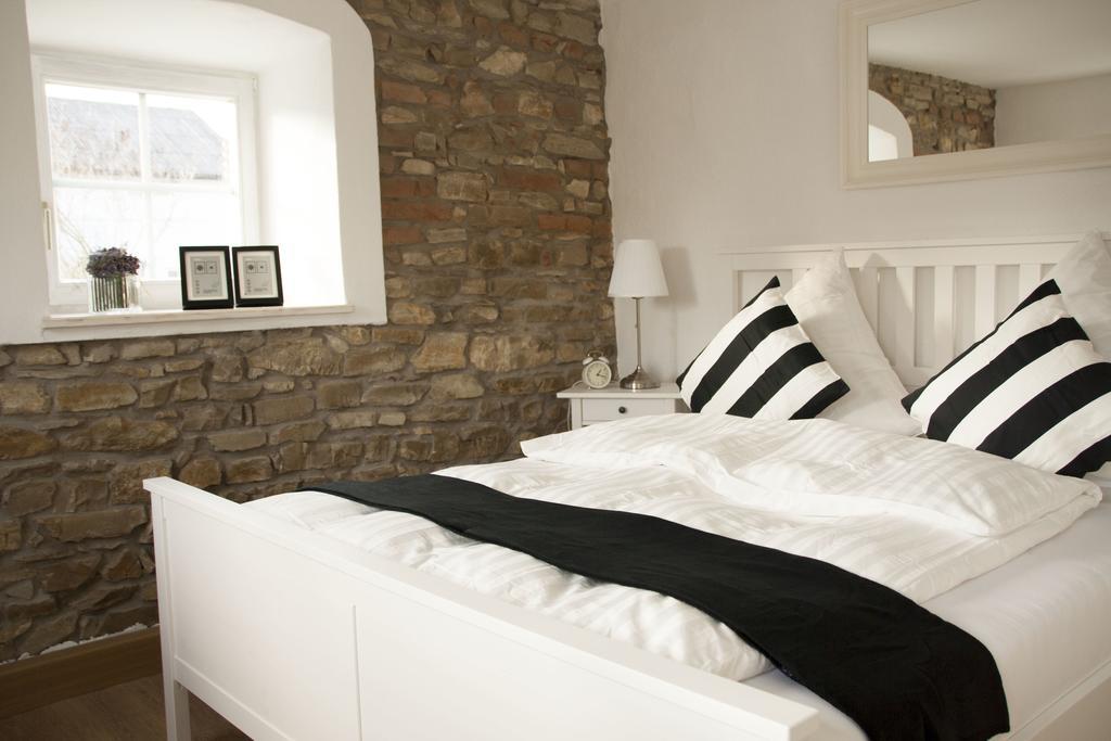 Ilmhaus Villa Pforring Rum bild